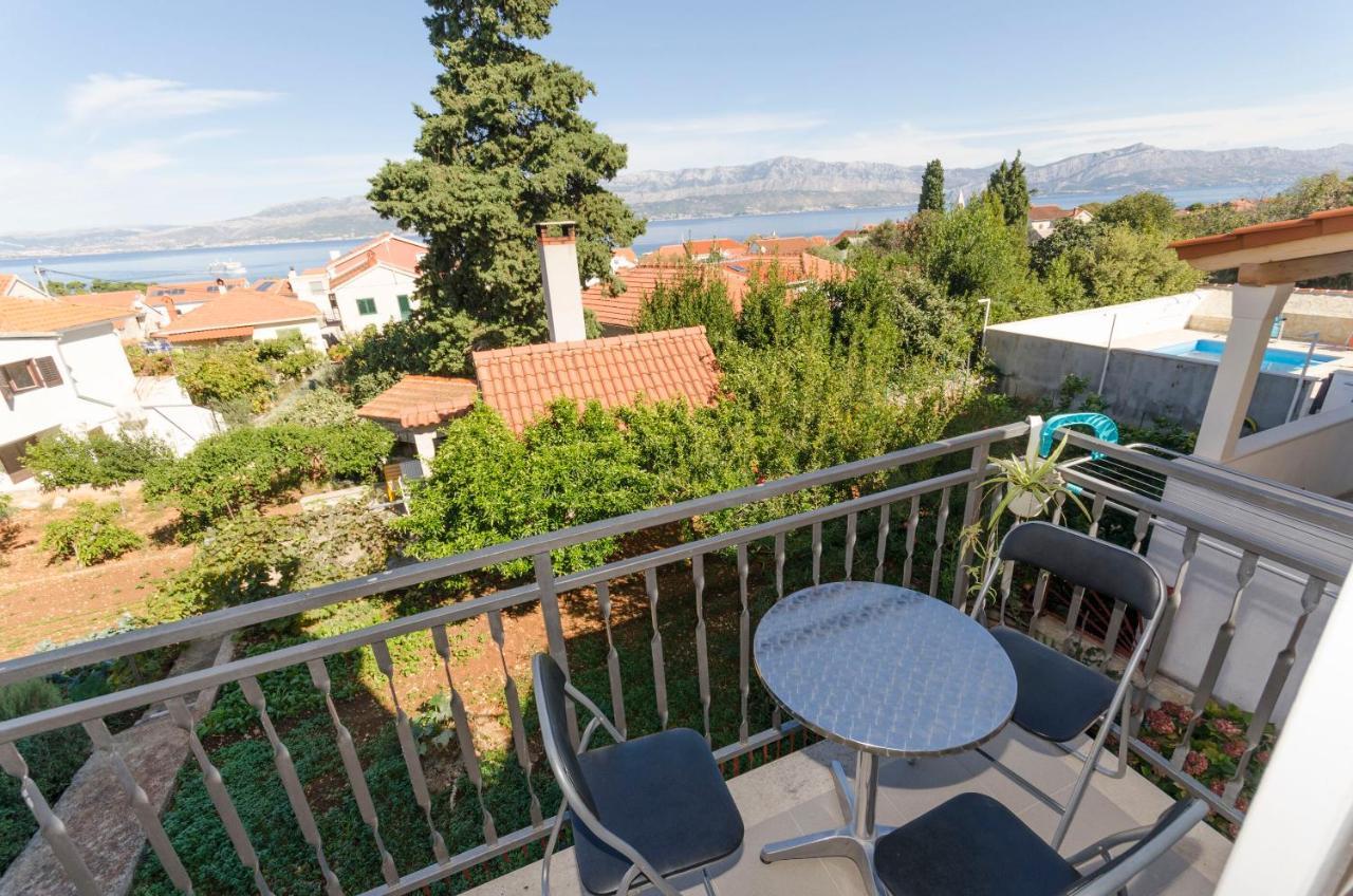 Apartments Silvana Supetar Exterior photo