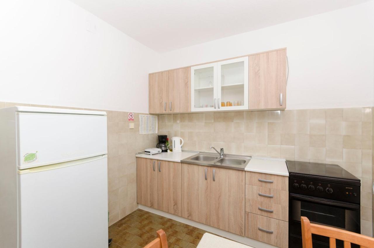 Apartments Silvana Supetar Exterior photo