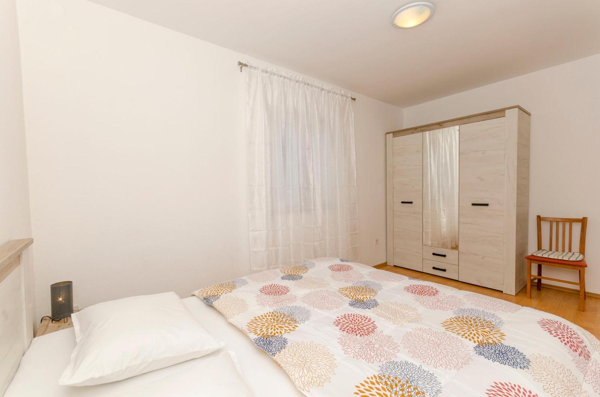 Apartments Silvana Supetar Exterior photo